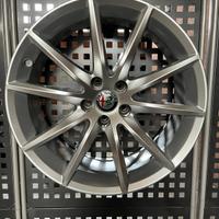 Cerchi in lega Alfa romeo Stelvio da 19 pollici or