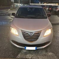 Lancia Ypsilon 1.2 69 CV 5 porte GPL Ecochic Plati