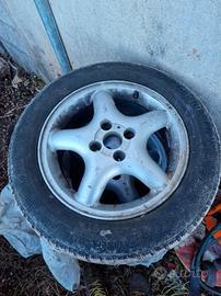 cerchi con gomme usate