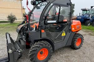 Telescopico compact ausa t144h 4wd