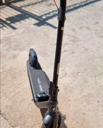 monopattino elettrico Ninebot E2 Pro