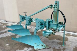 Aratro Nardi trivomere