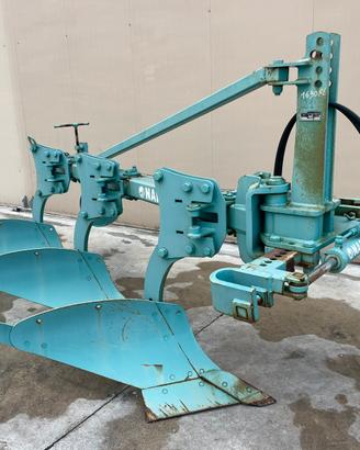 Aratro Nardi trivomere