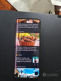 2 Motorola razr 50 ultra 