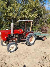 Trattore agricolo 