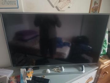 Televisione  Philips 47 pollici smart TV ambilight