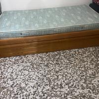 Coppia di letti singoli.