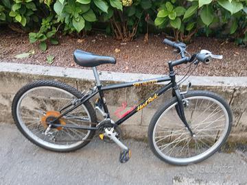 Bicicletta da uomo MTB marca Specialized usata