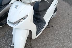  scooter Peugeot 200 berville 