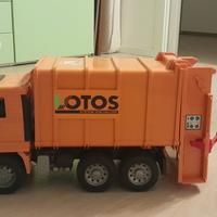 camion della spazzatura lotos bruder 