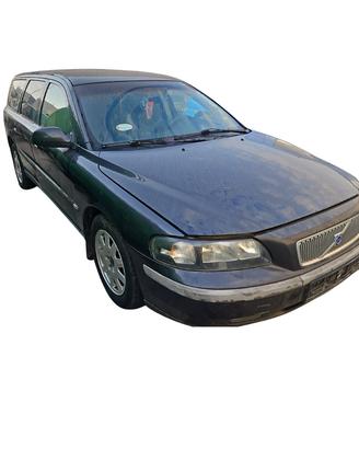 Ricambi usati per Volvo V70 2.4 benzina del 2002