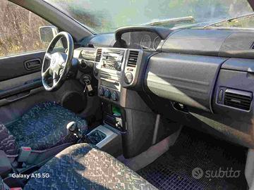 NISSAN XTRAIL 200A CON GANCIO TRAINO