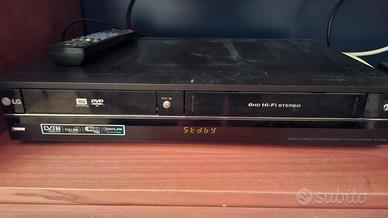 Videoregistratore combo VHS e DVD