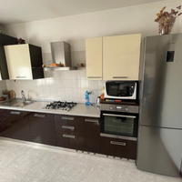 Cucina lineare completa di elettrodomestici