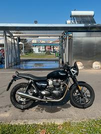 Triumph street twin 900
