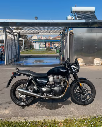 Triumph street twin 900