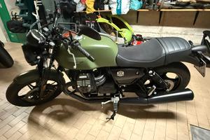 Moto Guzzi V7 Stone