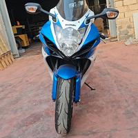 SUZUKI GSX R 600