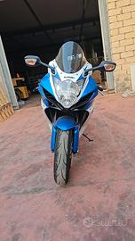 SUZUKI GSX R 600