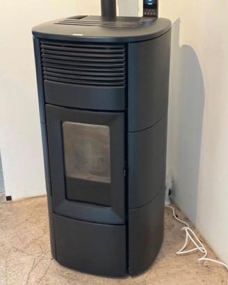 Stufa a pellet idro MCZ Hydromatic 24 M2 (24 kW)