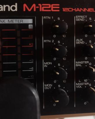 Mixer Roland M12-E