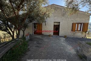 Casa, Pettineo.