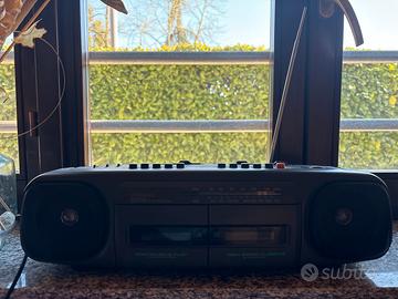 Radio con lettore cassette