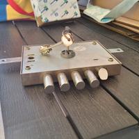 Serratura porta blindata