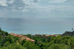 Ampio appartamento vista mare da ristrutturare