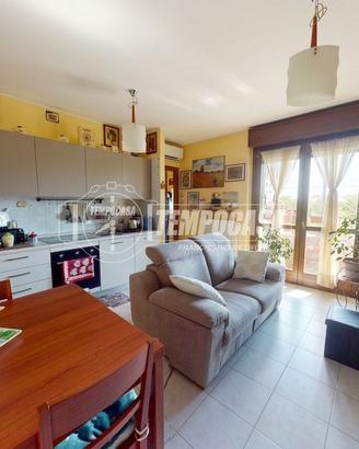 DUE LOCALI IN CONTESTO RECENTE PIANO ALTO CON BOX!