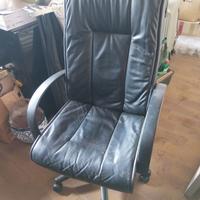 Poltrona da ufficio in vera pelle nera