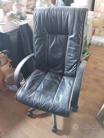 Poltrona da ufficio in vera pelle nera