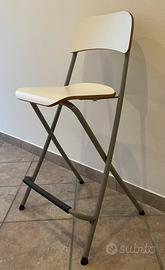 Sgabello con schienale pieghevole