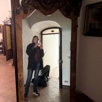 Specchio con cornice in legno massiccio