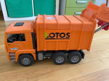 Camion della spazzatura Bruder