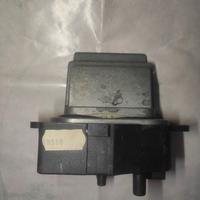 regolatore di tensione 