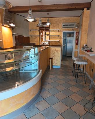 Nuovo locale completamente restaurato