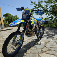 Moto Enduro Tm 250 2t targa