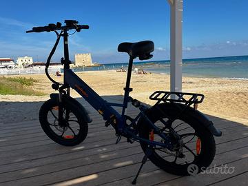 Bici elettrica pieghevole HillMiles come nuova