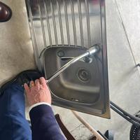 lavello in acciaio inox con una vasca