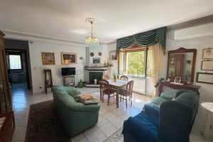 Villa Bifamiliare Baronissi