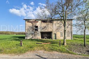 Casa indipendente di 334 m² con più di 5 locali a 