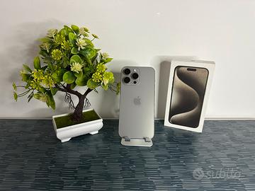 iPhone 15 Pro Max 256GB Titanio Garanzia 12 Mesi