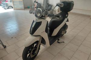 Piaggio Cruiser 300