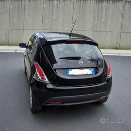 Lancia Y 1.2 benzina Silver