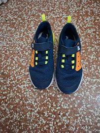 Lotto scarpe bimbo numero 33