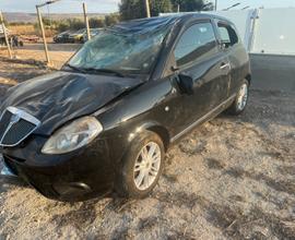 Auto Lancia y Honda Fiat 500