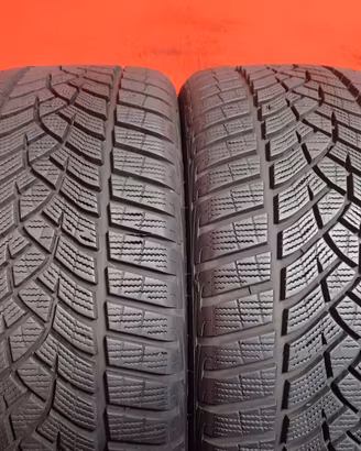 225 40 18 Gomme Invernali 95% GoodYear 225 40R18