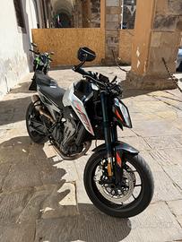 KTM DUKE 790 2024