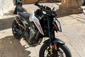 KTM DUKE 790 2024